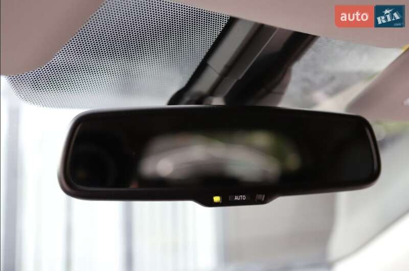 Внедорожник / Кроссовер Toyota RAV4 2014 в Звягеле