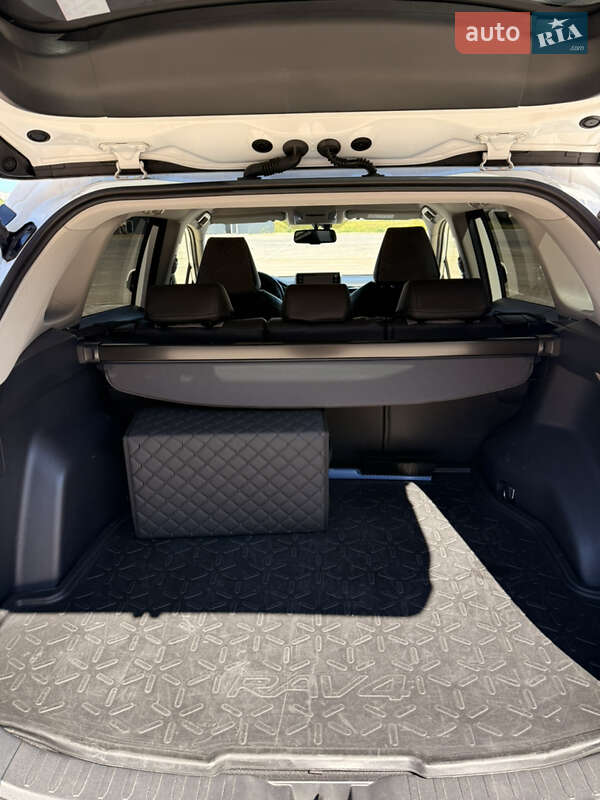 Внедорожник / Кроссовер Toyota RAV4 2019 в Киеве фото 9 Внедорожник / Кроссовер Toyota RAV4 2019 в Киеве