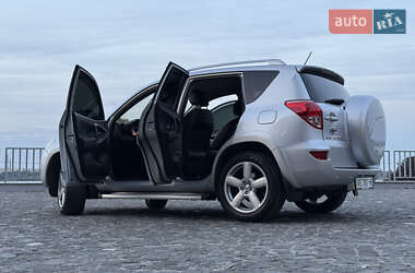Позашляховик / Кросовер Toyota RAV4 2007 в 