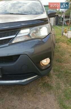 Внедорожник / Кроссовер Toyota RAV4 2015 в 