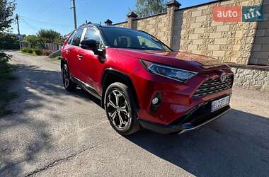 Внедорожник / Кроссовер Toyota RAV4 2021 в 