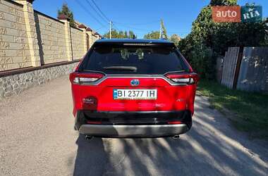Внедорожник / Кроссовер Toyota RAV4 2021 в 