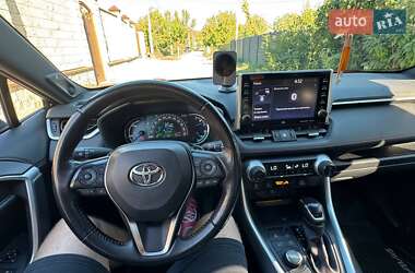 Внедорожник / Кроссовер Toyota RAV4 2021 в 