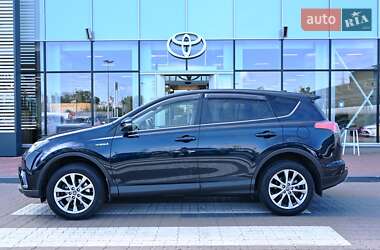 Внедорожник / Кроссовер Toyota RAV4 2017 в 