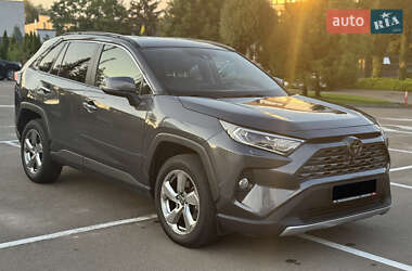 Позашляховик / Кросовер Toyota RAV4 2019 в Києві