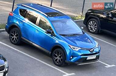 Позашляховик / Кросовер Toyota RAV4 2017 в Харкові