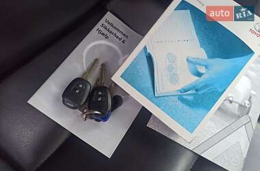 Внедорожник / Кроссовер Toyota RAV4 2013 в 