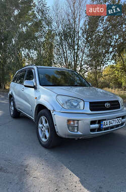 Внедорожник / Кроссовер Toyota RAV4 2003 в Киеве
