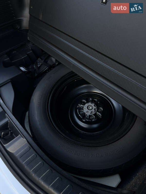 Позашляховик / Кросовер Toyota RAV4 2016 в Києві