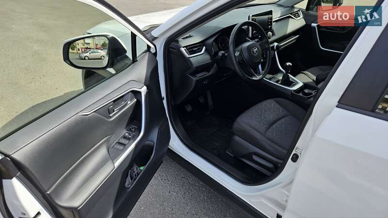 Позашляховик / Кросовер Toyota RAV4 2021 в Полтаві фото 2 Позашляховик / Кросовер Toyota RAV4 2021 в Полтаві