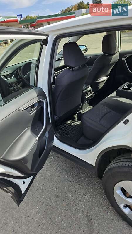 Позашляховик / Кросовер Toyota RAV4 2021 в Полтаві фото 13 Позашляховик / Кросовер Toyota RAV4 2021 в Полтаві