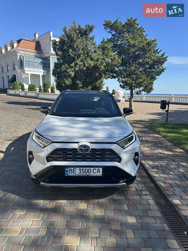 Внедорожник / Кроссовер Toyota RAV4 2021 в Одессе