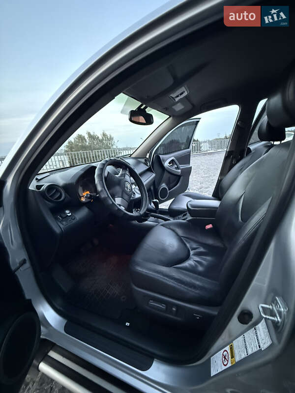 Внедорожник / Кроссовер Toyota RAV4 2007 в Днепре