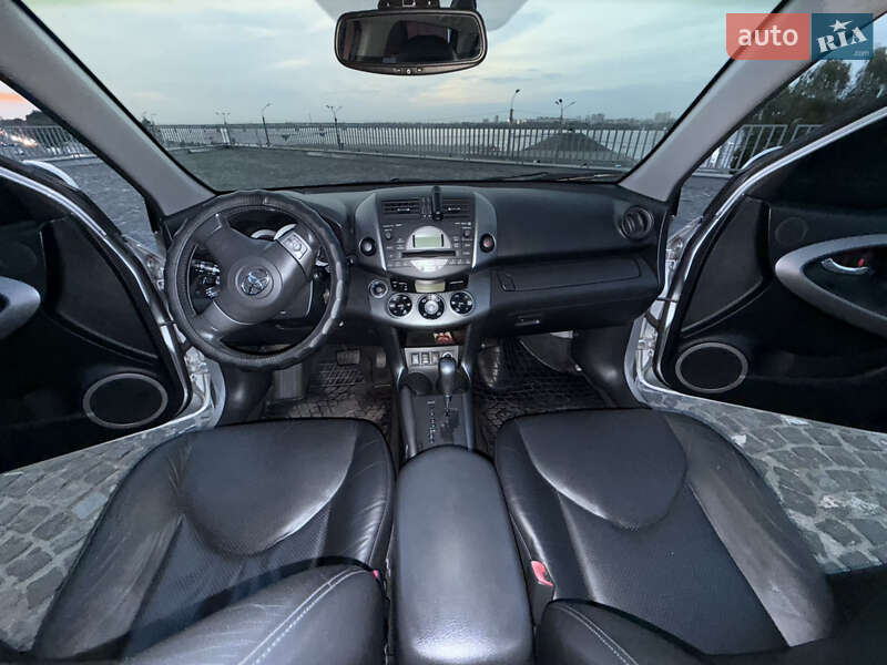 Внедорожник / Кроссовер Toyota RAV4 2007 в Днепре