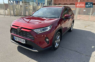Внедорожник / Кроссовер Toyota RAV4 2019 в Харькове