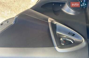 Внедорожник / Кроссовер Toyota RAV4 2011 в 