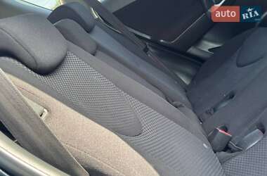 Внедорожник / Кроссовер Toyota RAV4 2011 в 