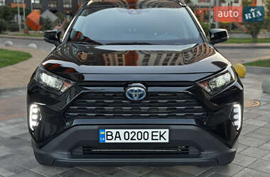 Внедорожник / Кроссовер Toyota RAV4 2021 в 