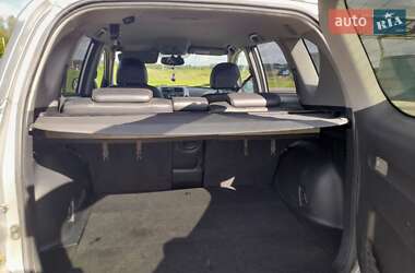 Внедорожник / Кроссовер Toyota RAV4 2005 в 