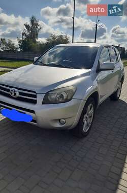 Внедорожник / Кроссовер Toyota RAV4 2005 в 