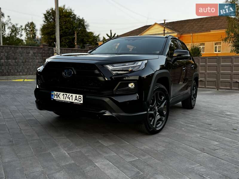 Позашляховик / Кросовер Toyota RAV4 2024 в Рівному