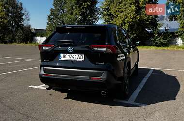 Внедорожник / Кроссовер Toyota RAV4 2024 в 