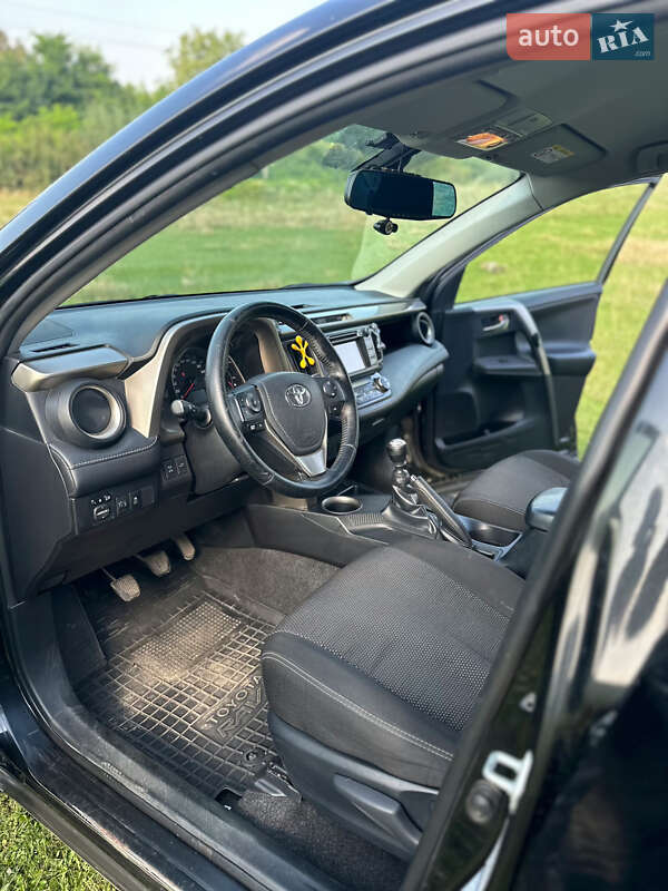 Внедорожник / Кроссовер Toyota RAV4 2013 в Львове