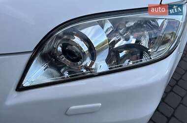 Внедорожник / Кроссовер Toyota RAV4 2011 в 