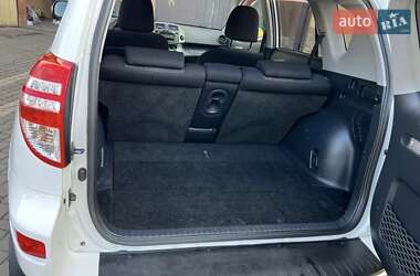 Внедорожник / Кроссовер Toyota RAV4 2011 в 