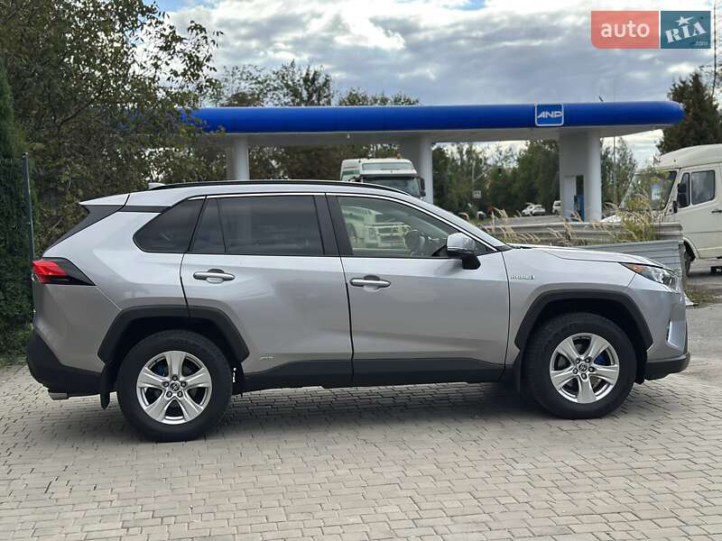 Позашляховик / Кросовер Toyota RAV4 2021 в Хмельницькому