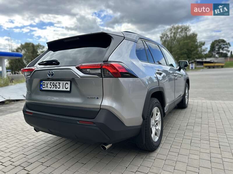 Позашляховик / Кросовер Toyota RAV4 2021 в Хмельницькому