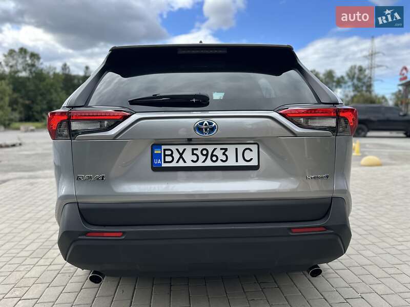 Позашляховик / Кросовер Toyota RAV4 2021 в Хмельницькому