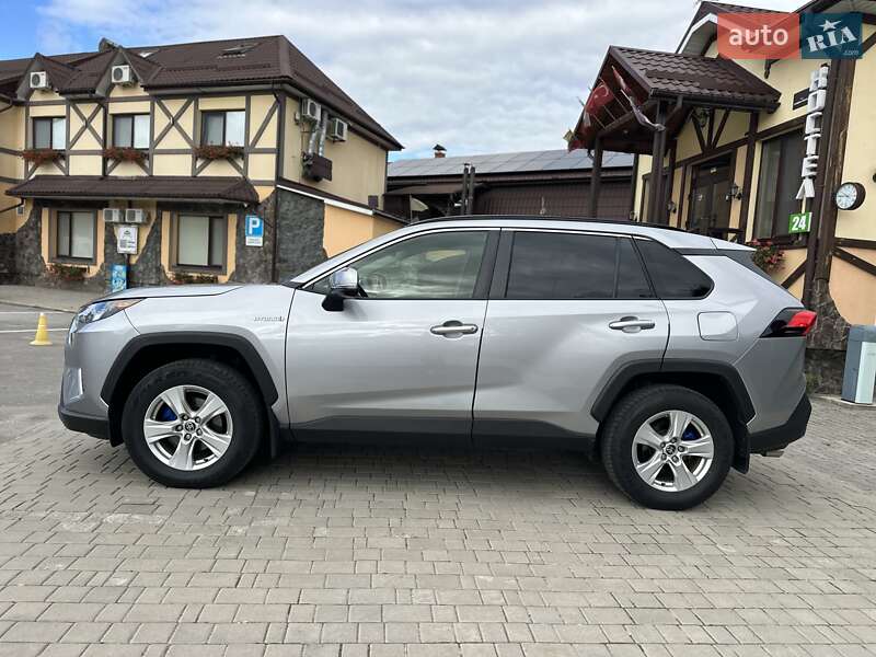 Позашляховик / Кросовер Toyota RAV4 2021 в Хмельницькому