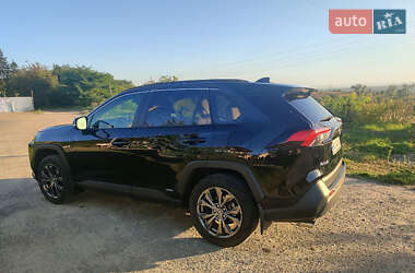 Внедорожник / Кроссовер Toyota RAV4 2023 в 