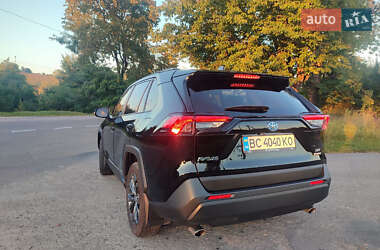 Внедорожник / Кроссовер Toyota RAV4 2023 в 