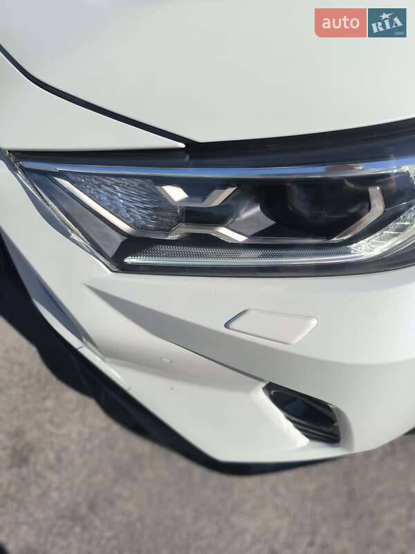 Позашляховик / Кросовер Toyota RAV4 2019 в Дніпрі