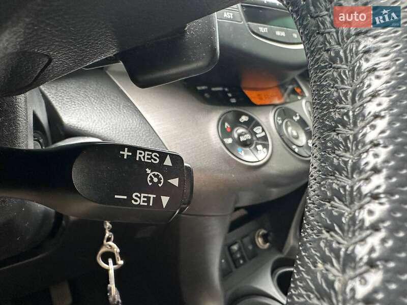 Позашляховик / Кросовер Toyota RAV4 2011 в Чернівцях фото 18 Позашляховик / Кросовер Toyota RAV4 2011 в Чернівцях