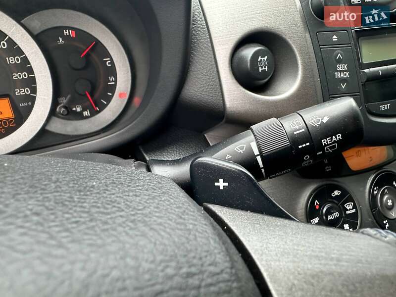 Позашляховик / Кросовер Toyota RAV4 2011 в Чернівцях фото 23 Позашляховик / Кросовер Toyota RAV4 2011 в Чернівцях