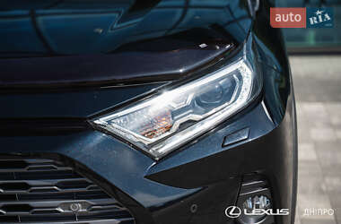 Внедорожник / Кроссовер Toyota RAV4 2019 в 
