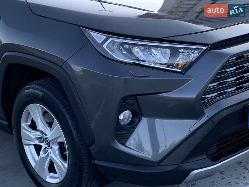 Позашляховик / Кросовер Toyota RAV4 2018 в Києві