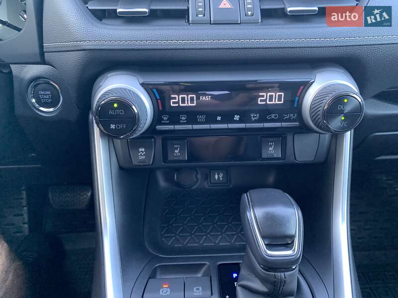 Позашляховик / Кросовер Toyota RAV4 2018 в Києві