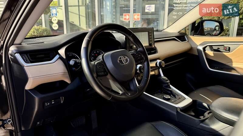Позашляховик / Кросовер Toyota RAV4 2019 в Чернігові