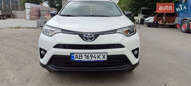 Внедорожник / Кроссовер Toyota RAV4 2015 в Виннице