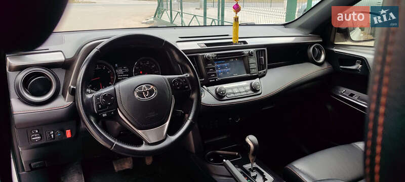 Внедорожник / Кроссовер Toyota RAV4 2015 в Виннице