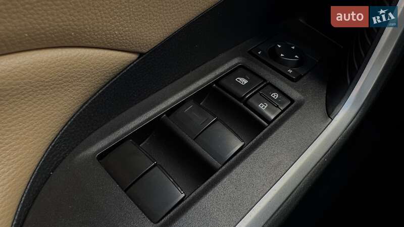 Позашляховик / Кросовер Toyota RAV4 2019 в Чернігові