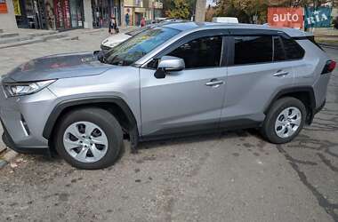 Позашляховик / Кросовер Toyota RAV4 2020 в Дніпрі