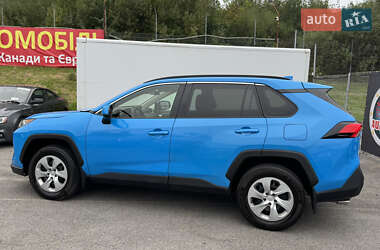 Внедорожник / Кроссовер Toyota RAV4 2019 в 