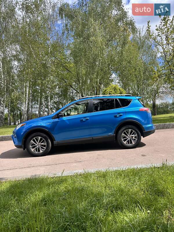 Позашляховик / Кросовер Toyota RAV4 2018 в Києві