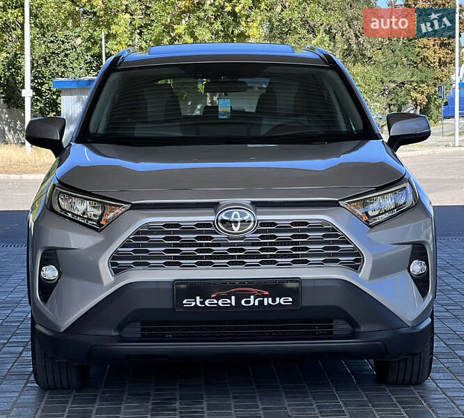 Внедорожник / Кроссовер Toyota RAV4 2021 в Николаеве