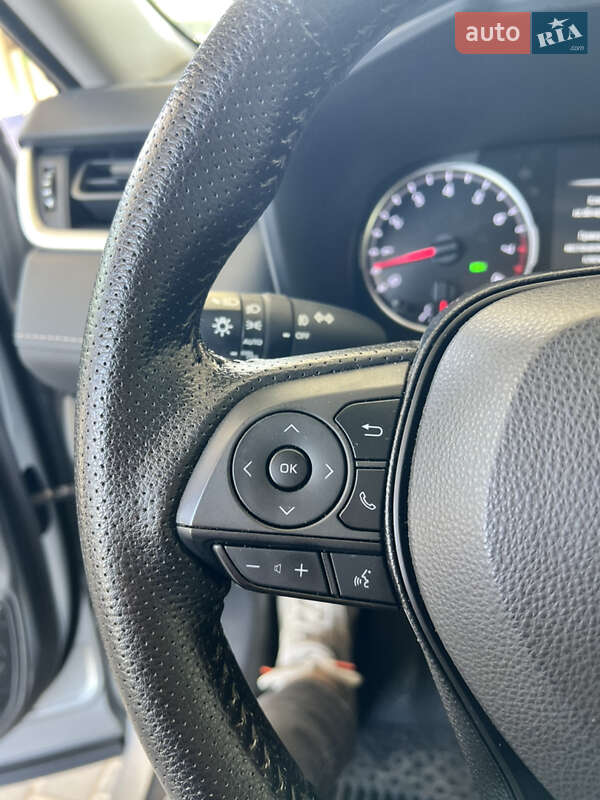 Внедорожник / Кроссовер Toyota RAV4 2021 в Николаеве